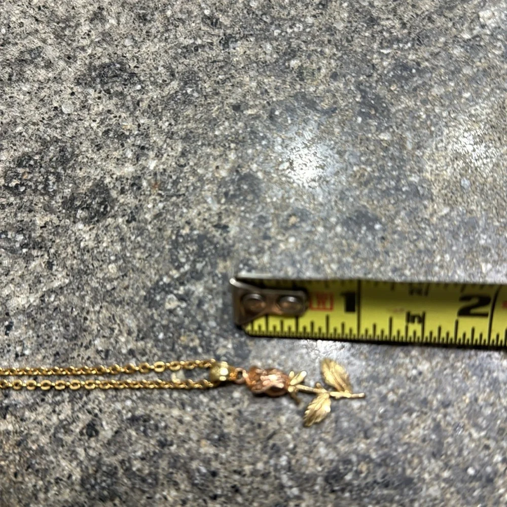Like New Necklace-Single Rose Detail-2 Toned Yellow Gold/Rose Gold with Chain - Picture 11 of 15